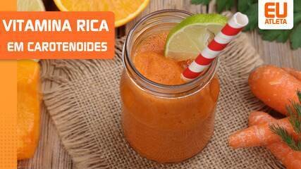 Nutricionistas ensinam a fazer vitamina rica em carotenoides, com cenoura, laranja e manga