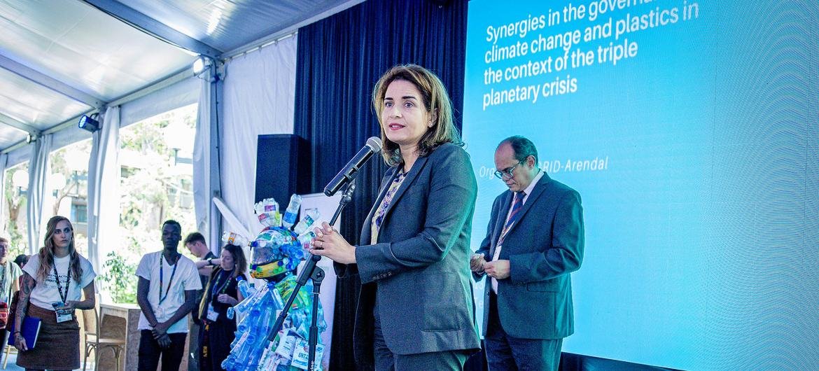 Leila Benali, Presidente da UNEA-6, discursando durante a abertura da Exposição MEA na sexta sessão da Assembleia das Nações Unidas para o Meio Ambiente em Nairobi, Quênia