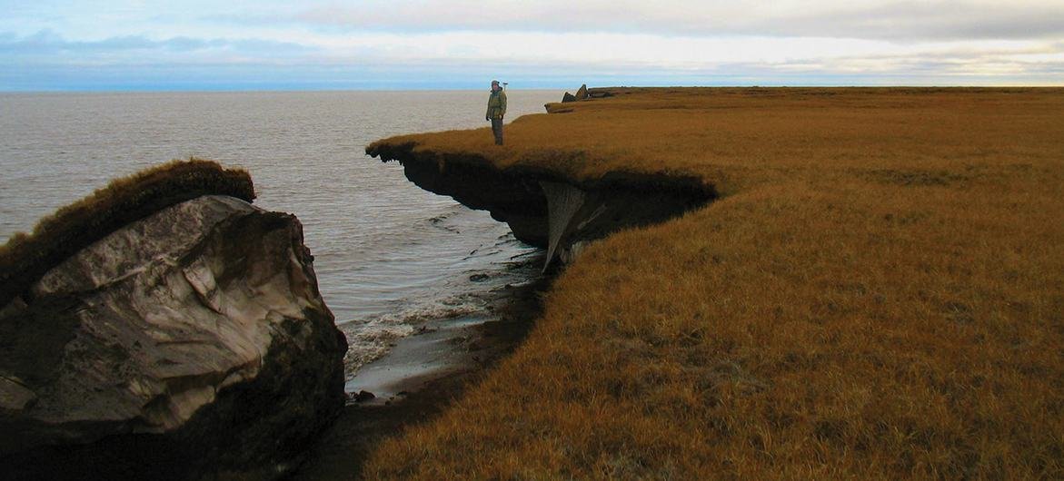 A erosão do pergelissolo na costa ártica do Alasca