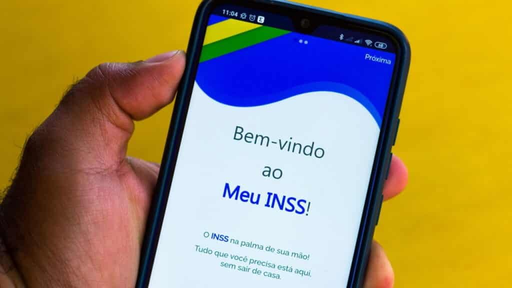 R$ 450 antecipados: Febraban denuncia bancos por cobranças ilegais