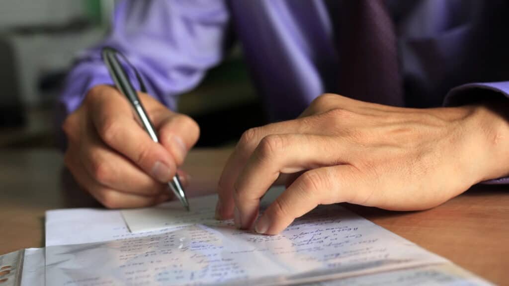 Pé-de-Meia 11/04 Programa que vai te ajudar a concluir o ensino médio
