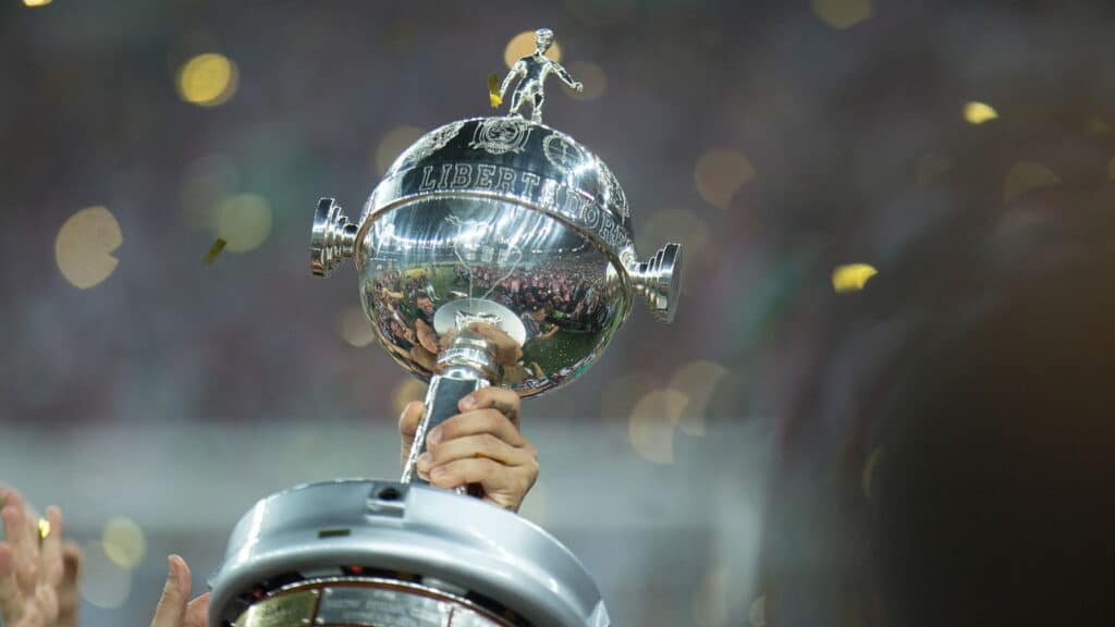 Troféu da Libertadores - Créditos: depositphotos.com / thenews2.com