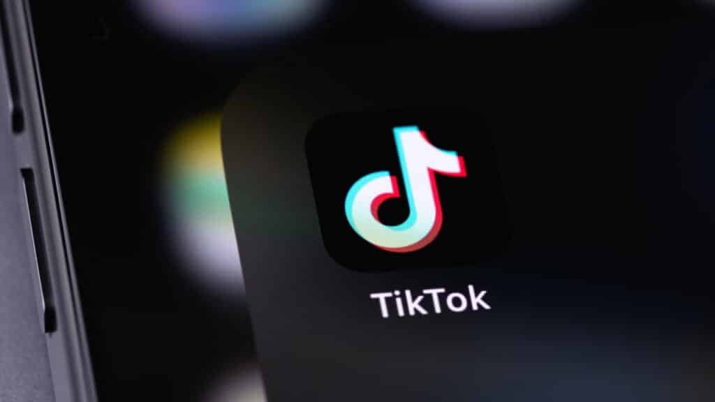 TikTok leva multa bilionária por repassar dados de usuários; entenda