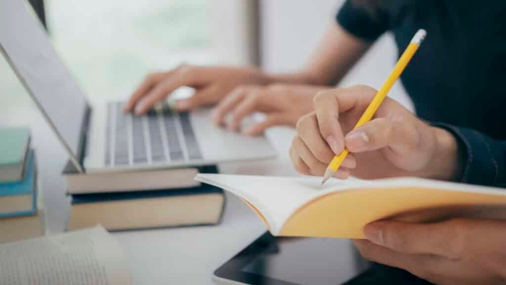 Estudantes de baixa renda têm apoio do MEC com o Programa Pé-de-Meia